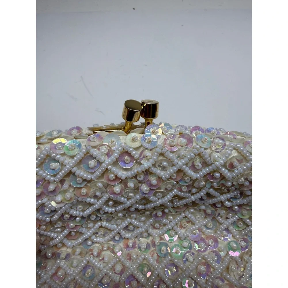 Vintage 1960s La Regale Iridescent Sequin Beaded Bridal Clutch Purse. Perf cond